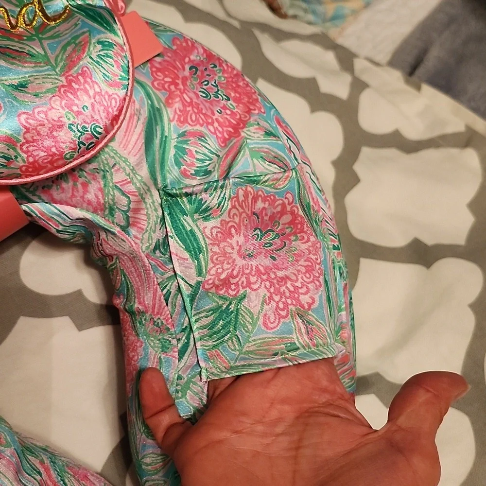 Lilly pulitzer sleep pillow and eye mask set - Picture 6 of 7